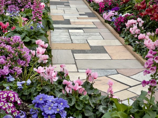 Garden Path Installation in Ankeny